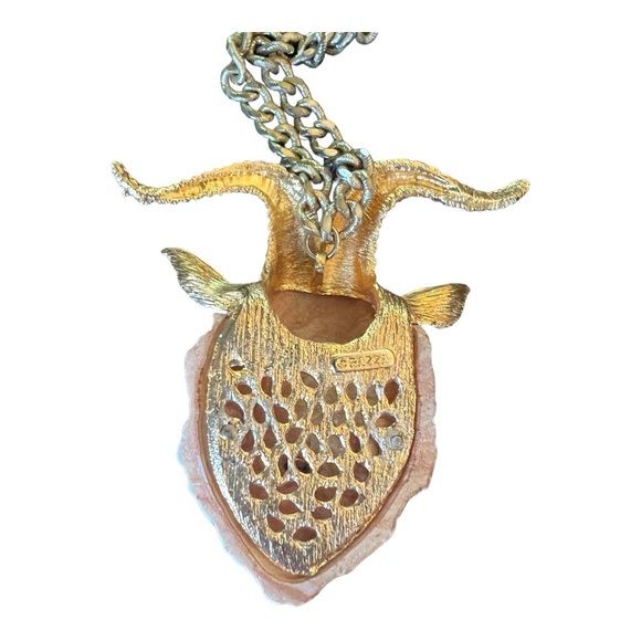 Vintage Razza Resin Carved Ram Head Necklace - Picture 5 of 5